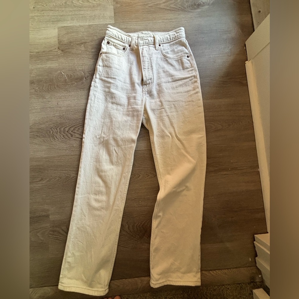 White high-rise Abercrombie jeans straight leg